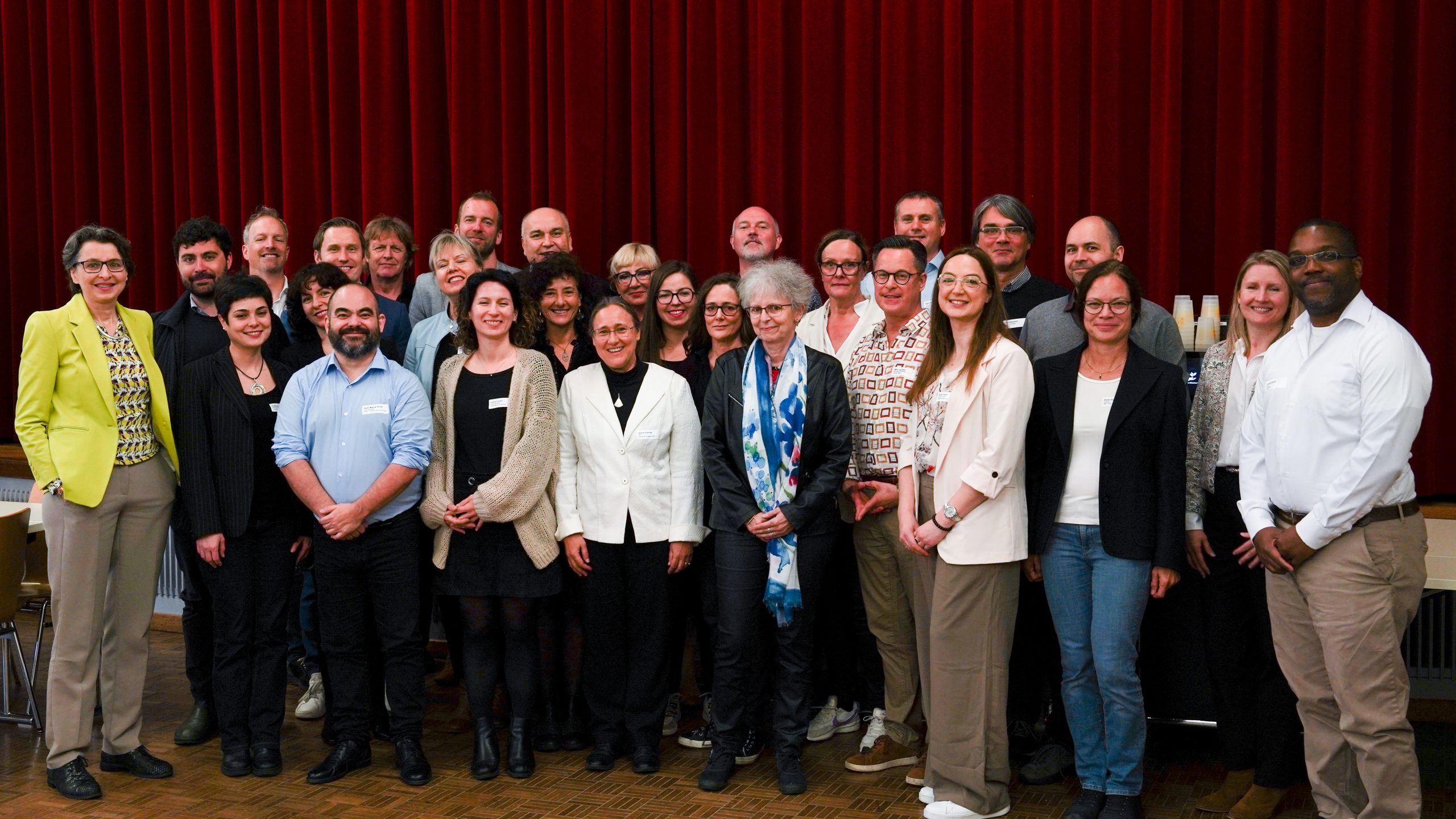 Happy reunion in Bern: workshop participants gather for a group photo