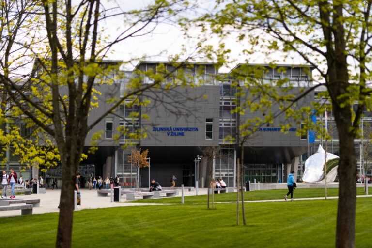 UNIZA is hiring an Experienced/Senior Researcher in Sustainable and Smart Mobility